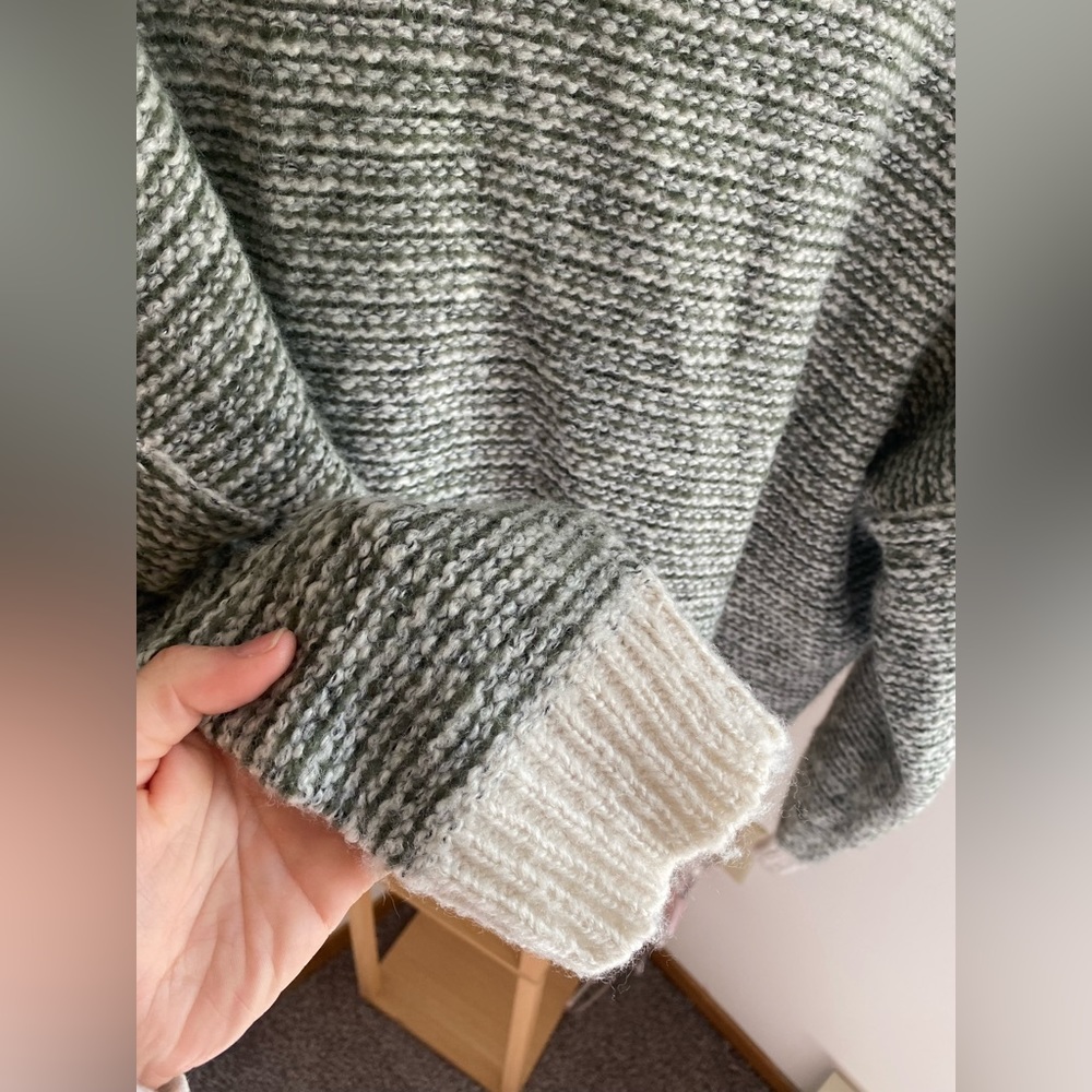 Blu Pepper Sweater - Picture 6 of 6